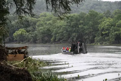 Texas officials race to find survivors after devastating floods