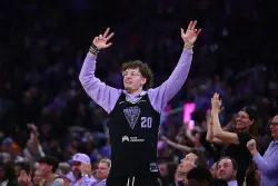 Valkyries superfan Podziemski takes Warriors rookies to WNBA game: “Atmosphere was unbelievable”