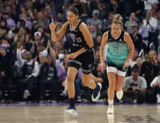 Valkyries keep defending champion Liberty in check, extend win streak to four